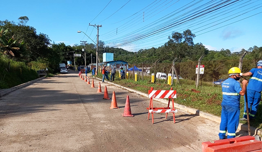 Autarquia conclui travessia da faixa da Transpetro para abastecimento de prédios públicos