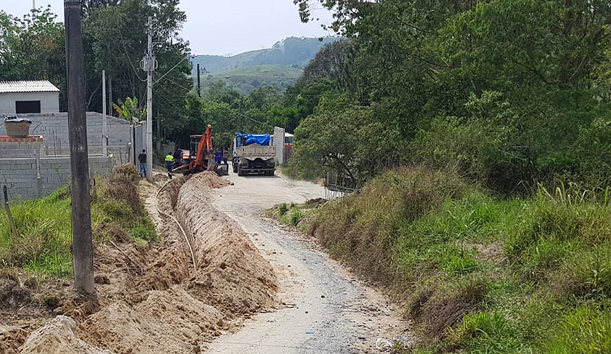 Semae instala redes de água na região da estrada dos Cogumelos; Vila Suíssa tem reforço no abastecimento