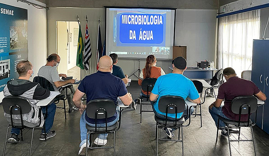 Curso amplia qualificação a operadores de estações de tratamento de água do Semae